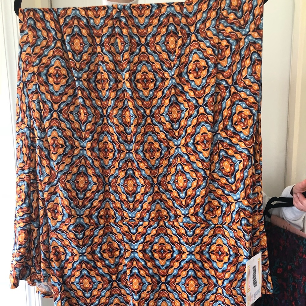 Large LuLaRoe Maxi NWT